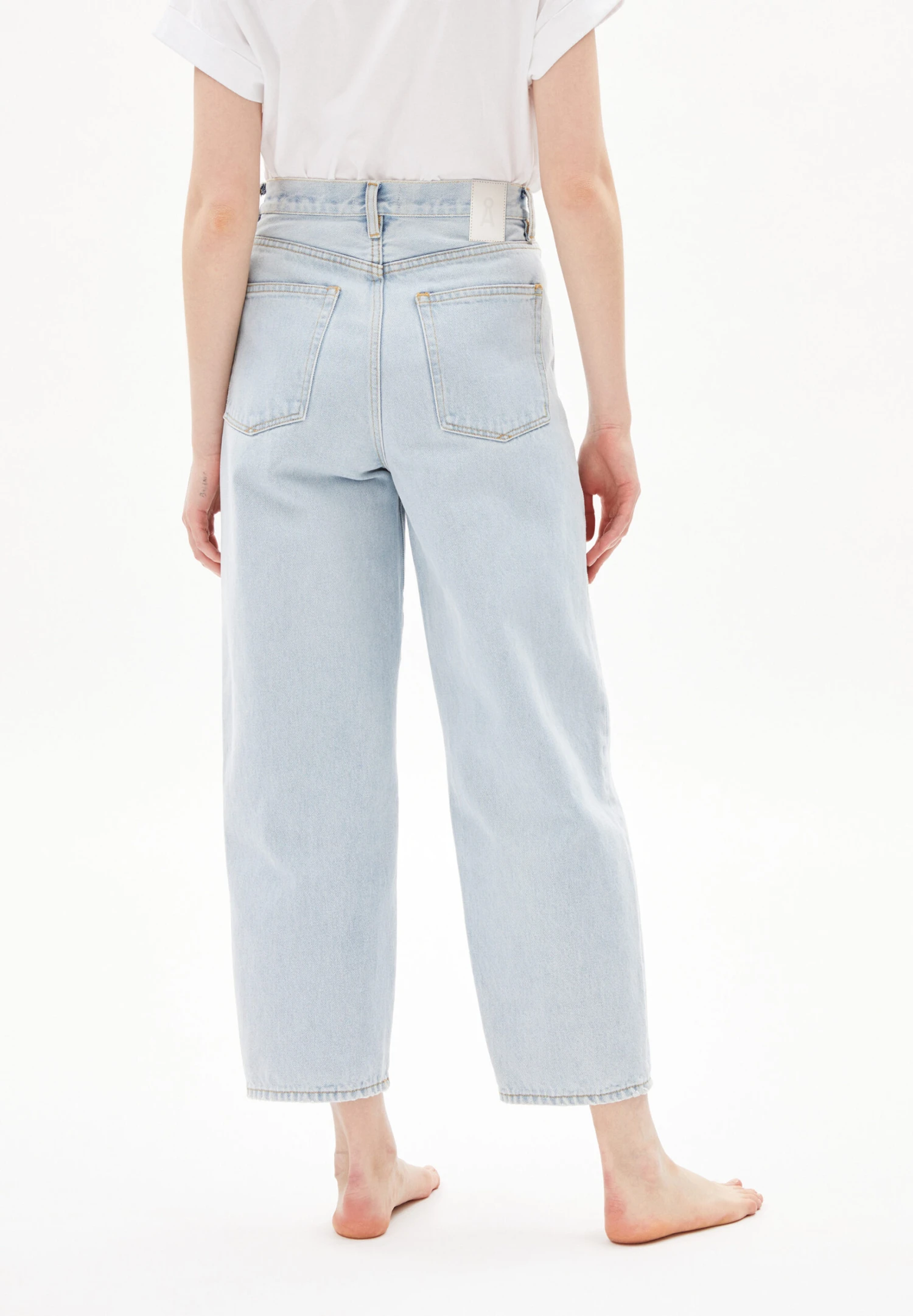 Armedangels Loose Fit High Waist Cropped 3 Armedangels Loose Fit High Waist Cropped