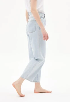 Armedangels Loose Fit High Waist Cropped 13 Armedangels Loose Fit High Waist Cropped -Armedangels aanike powder indigo 08