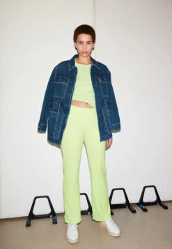 Armedangels Knit Pants Regular Fit Made Of Organic Cotton Mix -Armedangels duniaa light lime01 05