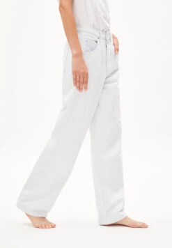 Armedangels Loose Fit Denim Made Of Organic Cotton Mix -Armedangels haayi blue white01 08