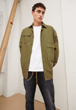 Armedangels Overshirt Relaxed Fit Made Of TENCEL™ Lyocell Mix 11 Armedangels Overshirt Relaxed Fit Made Of TENCEL™ Lyocell Mix -Armedangels hearaa oliva 05