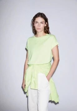 Armedangels T-Shirt Loose Fit Made Of Organic Cotton 10 Armedangels T-Shirt Loose Fit Made Of Organic Cotton -Armedangels idaara light lime01 05