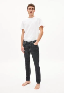 Armedangels Extra Slim Fit Denim Made Of Organic Cotton 11 Armedangels Extra Slim Fit Denim Made Of Organic Cotton -Armedangels jaari used sulphur black01 06