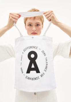 Armedangels Tote Bag Made Of Organic Cotton Mix -Armedangels jonaa open minded white01 06