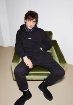 Armedangels Heavyweight Sweathoodie Relaxed Fit Made Of Organic Cotton Mix -Armedangels khaalo premium black01 05