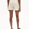 Armedangels Shorts Made Of Organic Cotton Mix -Armedangels luziaana light desert melange01 02