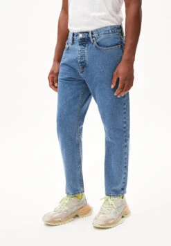 Armedangels Loose Fit Cropped Denim Made Of Organic Cotton 15 Armedangels Loose Fit Cropped Denim Made Of Organic Cotton -Armedangels maakx detail spuce