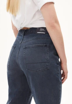 Armedangels Mom Fit High Waist Made Of Organic Cotton 21 Armedangels Mom Fit High Waist Made Of Organic Cotton -Armedangels mairaa blackblue light black blue 0401 medium