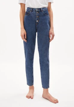 Armedangels Mom Fit High Waist Denim Made Of Organic Cotton Mix 15 Armedangels Mom Fit High Waist Denim Made Of Organic Cotton Mix -Armedangels mairaa detail retro dark salty01 blue
