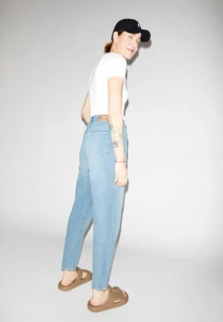 Armedangels Mom Fit High Waist Made Of Organic Cotton Mix -Armedangels mairaa hemp mineral blue 05