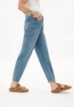 Armedangels Mom Fit High Waist Made Of Organic Cotton Mix -Armedangels mairaa hemp mineral blue 08