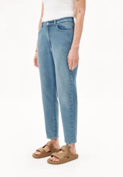 Armedangels Mom Fit High Waist Made Of Organic Cotton Mix -Armedangels mairaa hemp mineral blue
