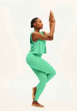 Armedangels Activewear Top Made Of TENCEL™ Lyocell 9 Armedangels Activewear Top Made Of TENCEL™ Lyocell -Armedangels manjaa bright lime indigo01 05