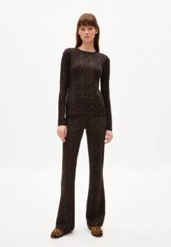 Armedangels T-Shirt Regular Fit Made Of Organic Cotton 11 Armedangels T-Shirt Regular Fit Made Of Organic Cotton -Armedangels riccaarda abstract deep brown01 06